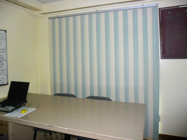 PVC Vertical Blinds - Richmond Green & Vanilla ( 1x1 alternate ) for more Striking Look
