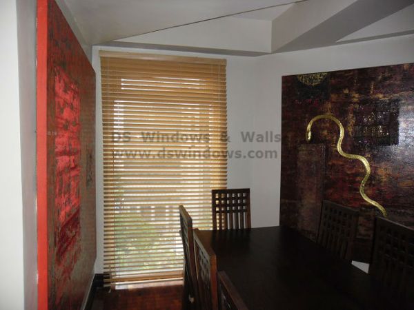 Wood Blinds for more Alluring and Chic Look Window