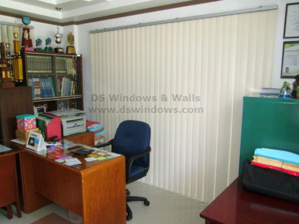 Vertical Blinds that Offer both Welcoming and Smart Look for Your Windows