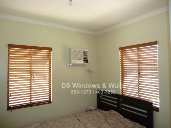 Classic Wood Blinds For Your Bedroom