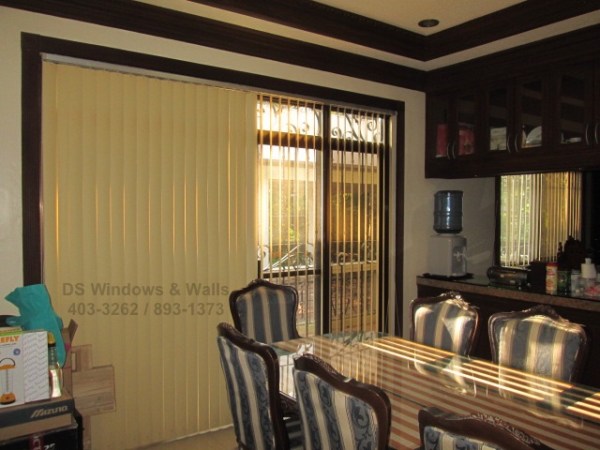 woody-corn-pvc-vertical-blinds-dining-area